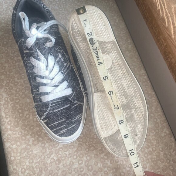 Rocket Dog Cheery Sneakers; size 8 - Picture 9 of 10